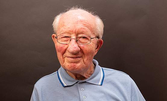 Konrad Göke ist 88 Jahre alt und lebt im Philipp-Melanchthon-Haus in Bad Driburg. Foto: Mike-Dennis Müller