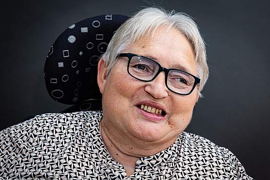 Regina Weege ist 67 Jahre alt und lebt im St. Loyen Stift in Lemgo. Foto: Mike-Dennis Müller