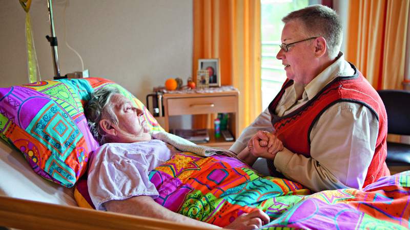 Palliative Begleitung im Altenheim Amalie-Sieveking-Haus des Evangelischen Johanneswerks in Gelsenkirchen