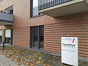 Hinweisschild der Tagespflege am Käthe-Kollwitz-Haus