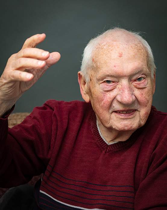 Gerhard Plöger ist 86 Jahre alt und lebt im Haus Stephanus in Hiddenhausen. Foto: Mike-Dennis Müller