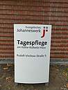 Hinweisschild der Tagespflege am Käthe-Kollwitz-Haus