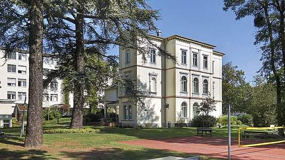 Außenansicht der Rhein-Klinik In Bad Honnef